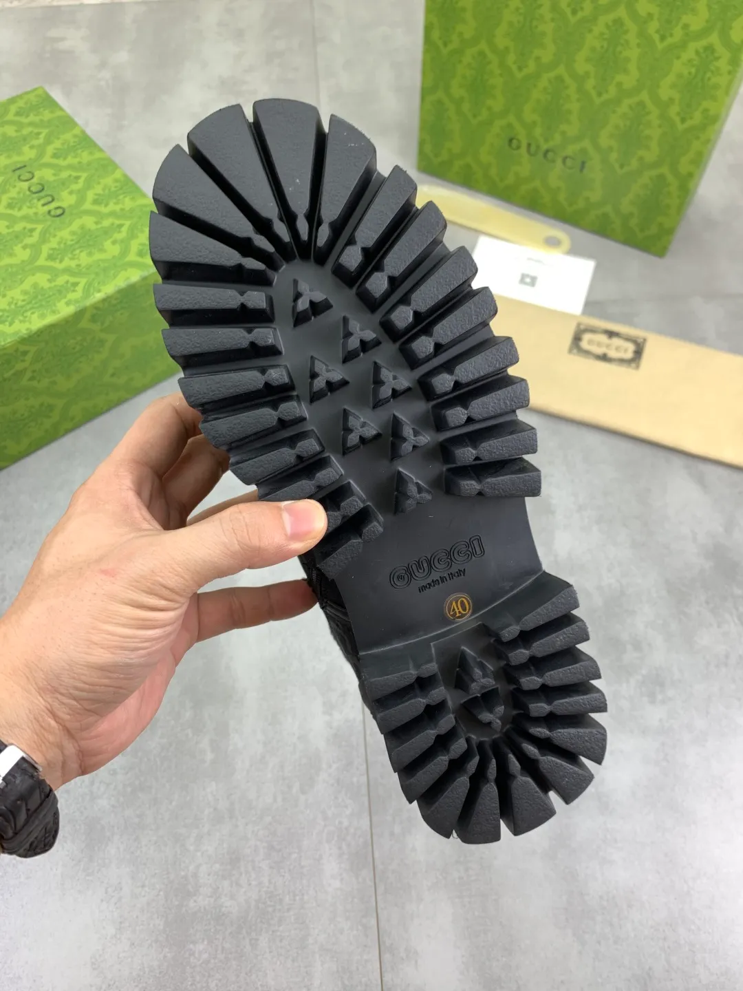 Men's Men's Shoes 💰P500 💰【New Style】 Gucci lazy slip-on couple 🧑‍🤝‍🧑 style high-top leather shoes hot selection (Gucci GUCCI) official website latest Gucci lazy 🎁 leather shoes, hot style 💥 style is simple and elegant, exclusive for trendy men. Unique official website latest brand original double G pressure Floral elements👑Original Gucci decoration, fashionable and elegant, the fabric is original calfskin with double G denim✅fully imported soft sheepskin lining, the official website specifies wear-resistant lightweight foam business outsole, the classic model is taken in real life🎬Number of yards: 36-46 Various colors available